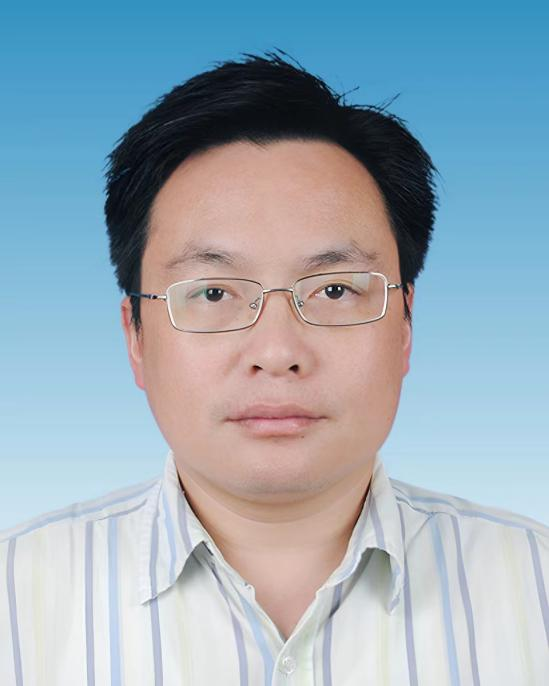 李志伟